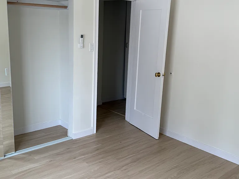 737 N Ridgewood Pl #741-1/2 — Photo 3