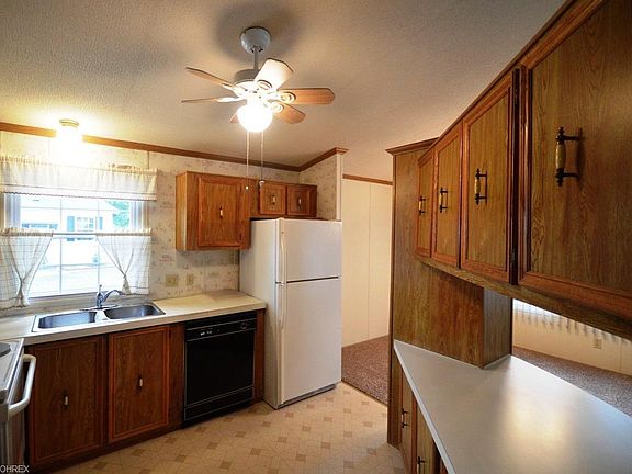 4th image of 23 West Dr #23