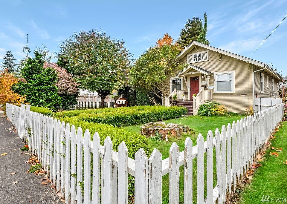 1st image of 202 Avenue E