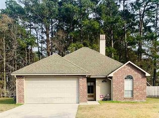 32820 Brightwood Dr, Walker, LA 70785