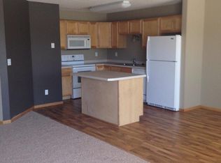 884 37th Ave S APT 6, Moorhead, MN 56560
