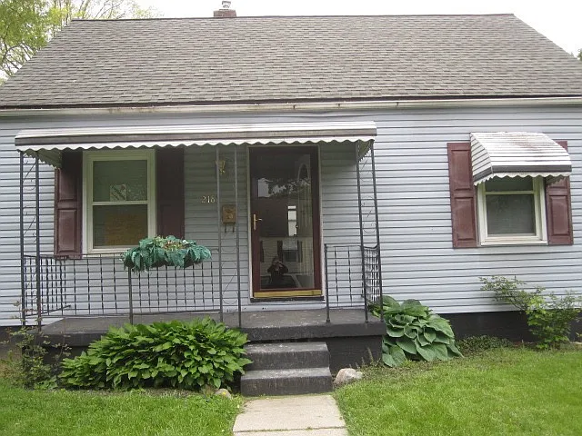 2183 Jefferson Ave photo 1