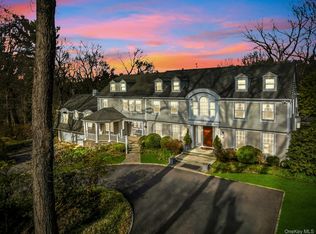 10 Redmond Lane, Oyster Bay, NY