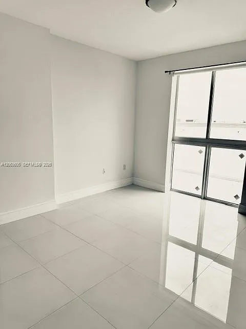 Downtown Dadeland Condo N — Photo 4