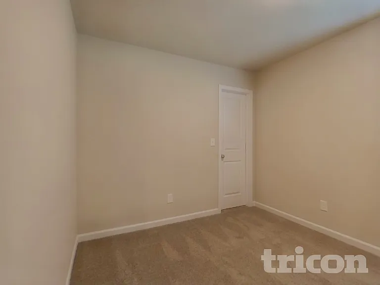 114 Highland Dr — Photo 11