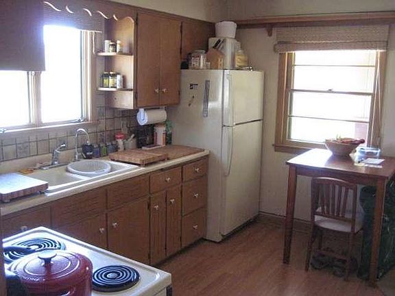 3rd image of 522 W Riverbend Dr