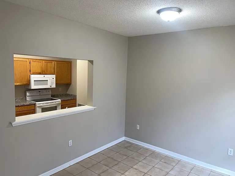 22 E Dubois St #2A — Photo 8