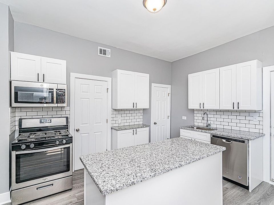 1st image of 1806 N Richmond St APT 2R