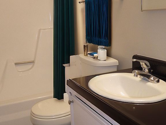 5th image of 304 Donner Pass APT B