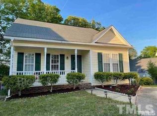 116 Cliffdale Rd, Holly Springs, NC 27540