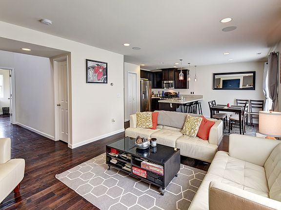 4th image of 420 200th St SW