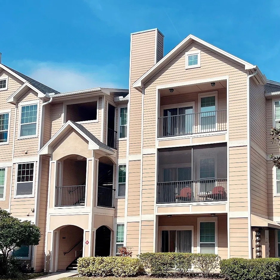 2 bed, 1031 sqft, $1,700 — Photo 1