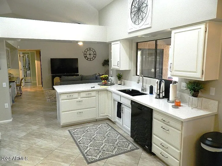 13931 W Oak Glen Dr — Photo 5