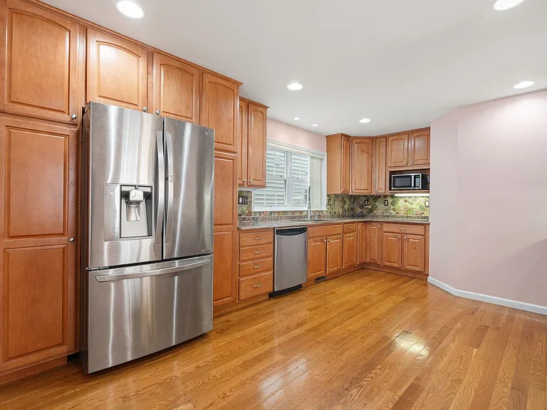13 Humphrey Ave #1 — Photo 12