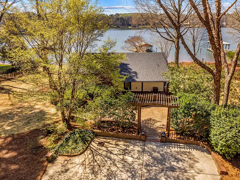 118 Revere Dr — Photo 41
