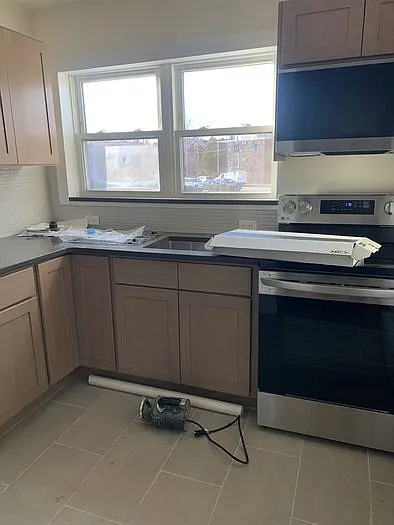 1 bed, 1.0 bath, $1,800 — Photo 2