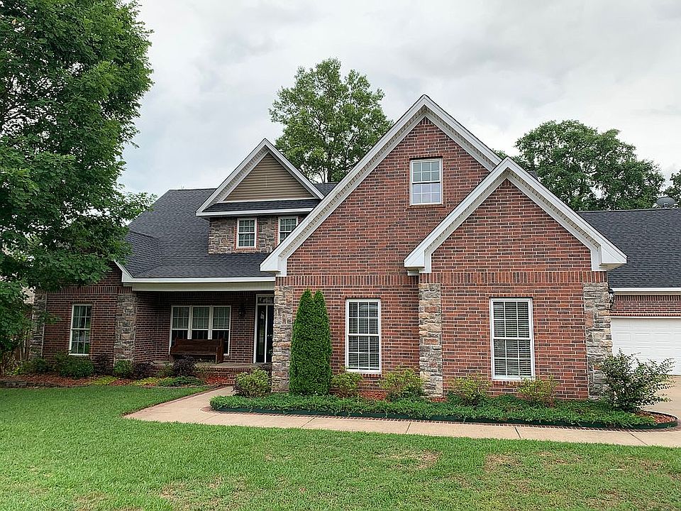 1st image of 2711 Pinehurst Cir