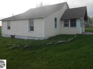 3270 W Lake Montcalm Rd, Stanton, MI 48888