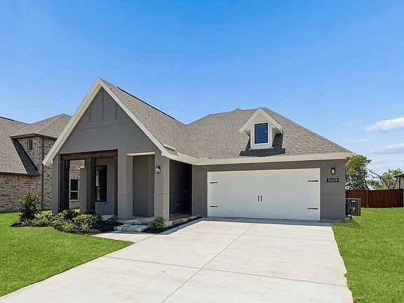 2nd image of 1009 Goldenrod Dr