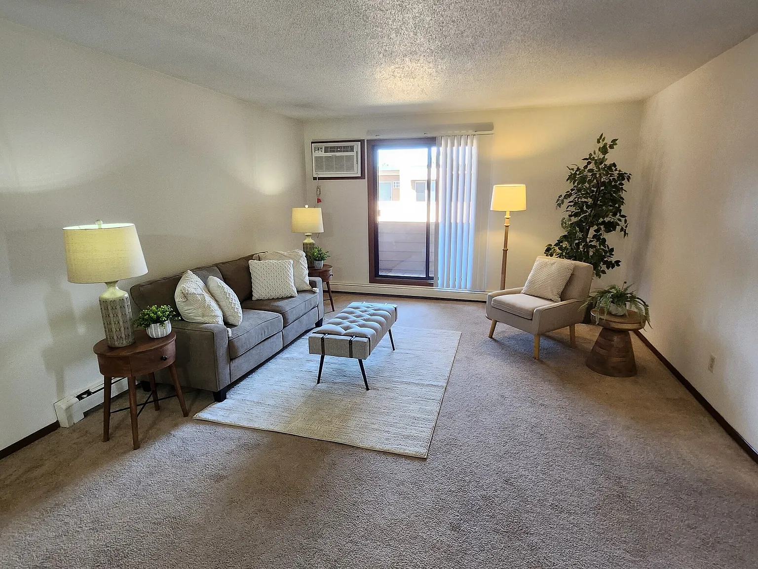 Anchor Point 2052-10 Balcony Unit — Photo 2