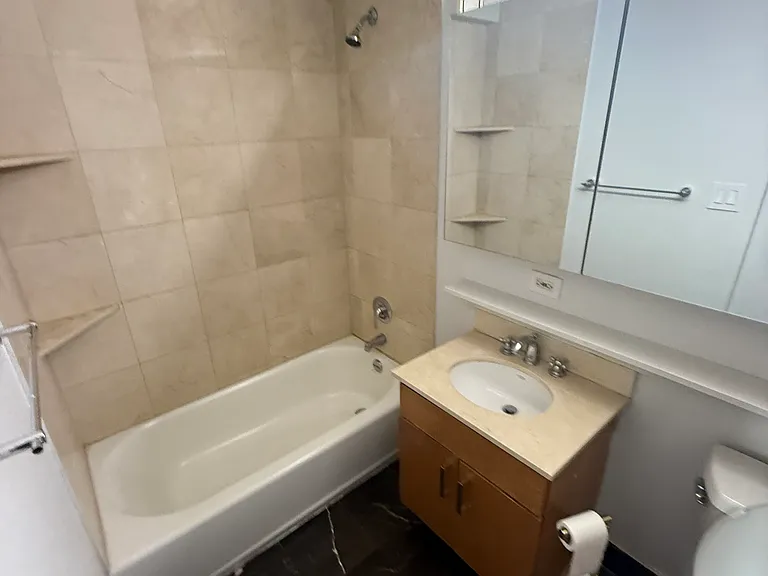 515 E 5th St #4B — Photo 7