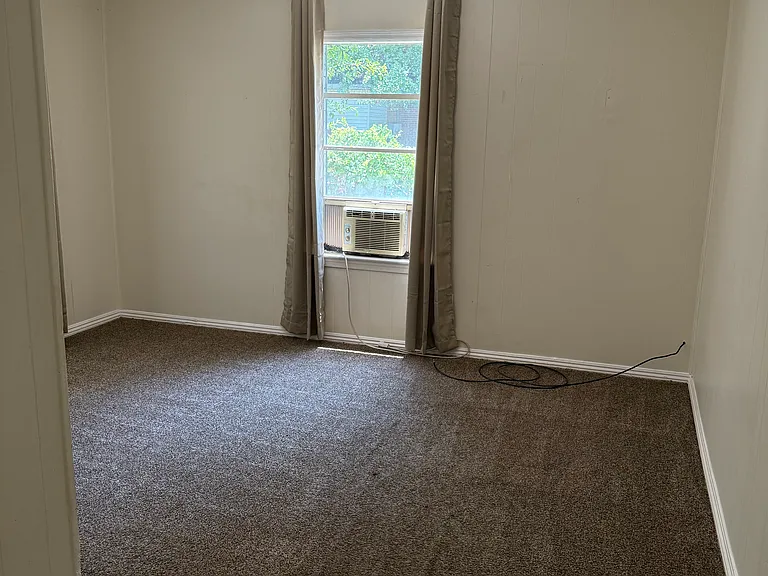 400 Lexington Ave — Photo 10