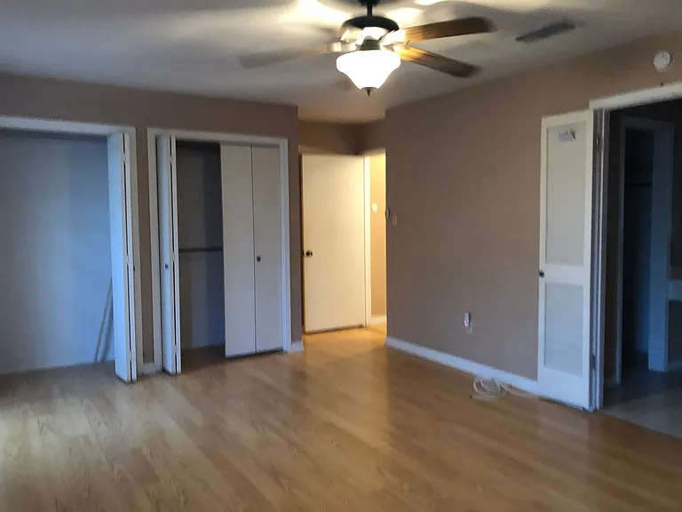 10114 Village Green Dr — Photo 15