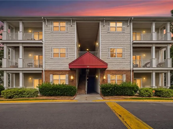 912 Southmoor Dr Unit 206, Virginia Beach, VA 23455