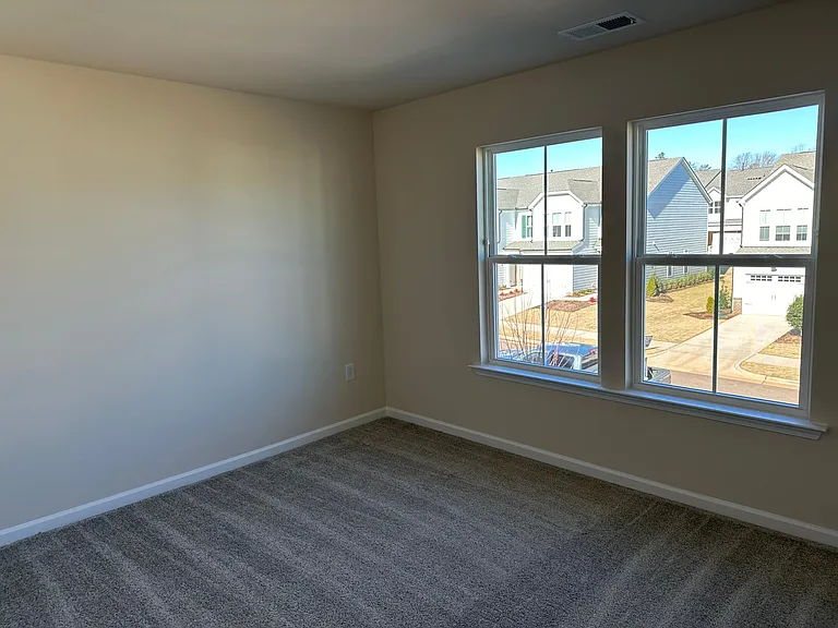 403 Glen Clova Dr — Photo 9