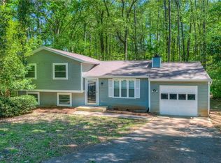 707 Stonehill Ct, Stone Mountain, GA 30083