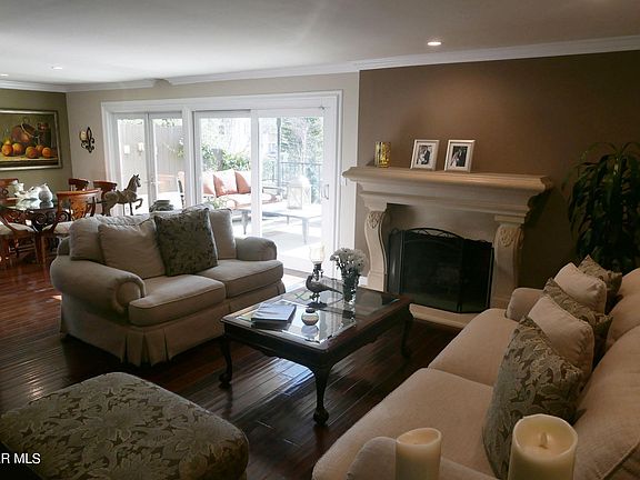 4th image of 32126 Beachlake Ln