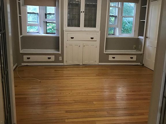 Living room - can be used as bedroom, has closet