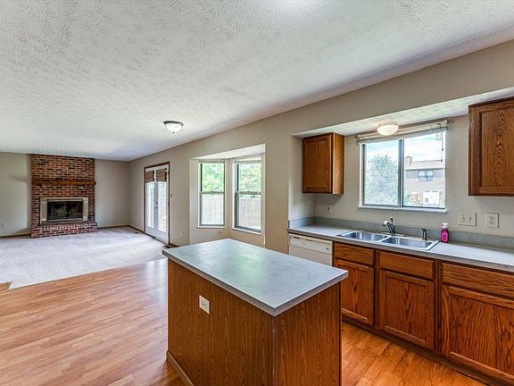 5th image of 1354 Boswall Dr