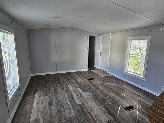 4th image of 2737 W Washington Ctr #339