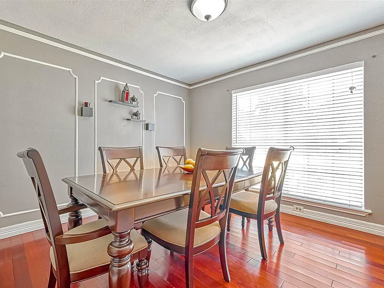 711 Lodgehill Ln — Photo 10