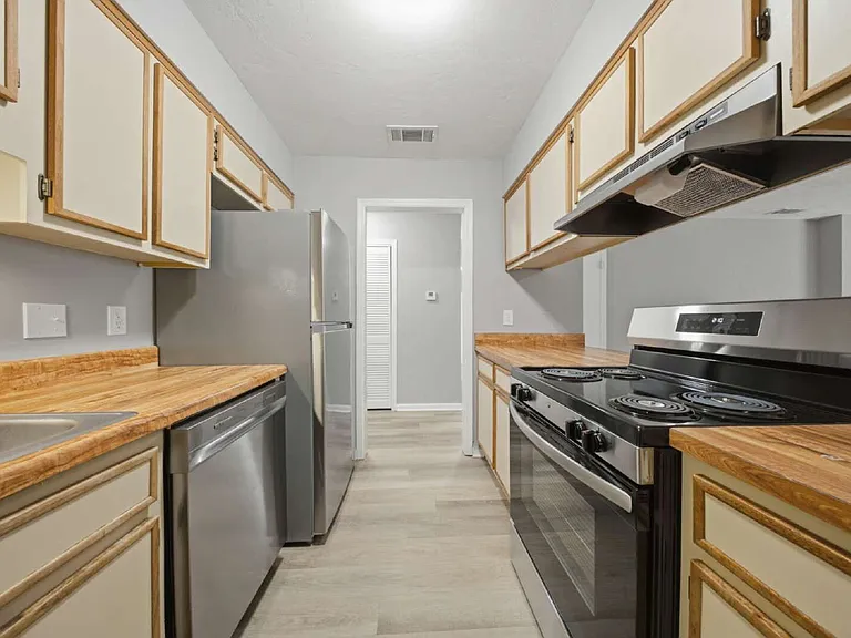 1824 Seay Ct — Photo 6