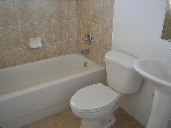 5th image of 546 SE 7th St