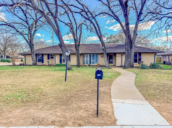 2213 Dartmouth Ln, Corsicana, TX 75110