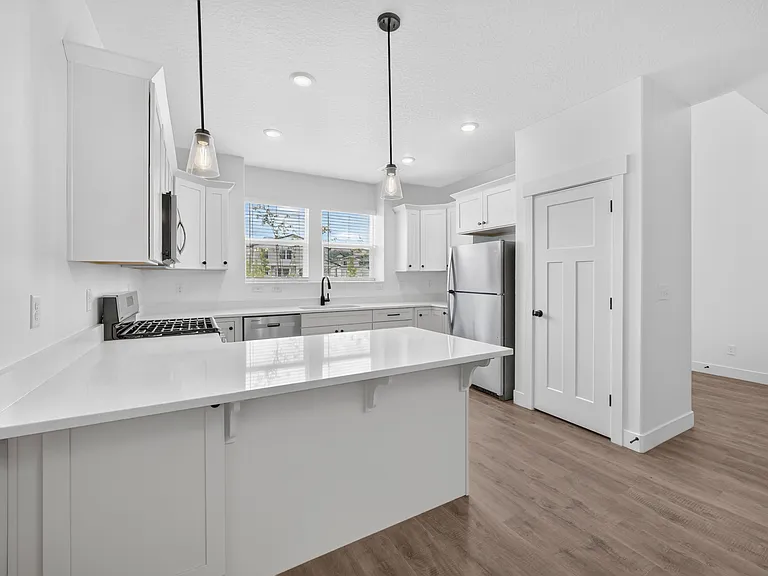 12668 S Treasure Lake Cv — Photo 10