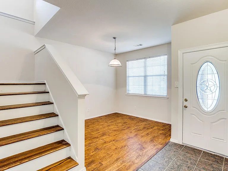 616 Crystal Falls Dr — Photo 14