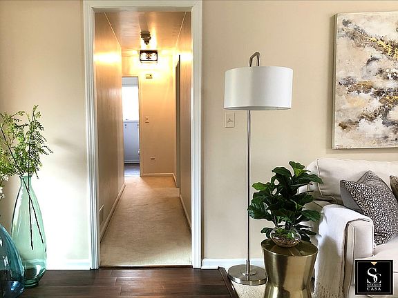 5th image of 3954 Blackstone Ave