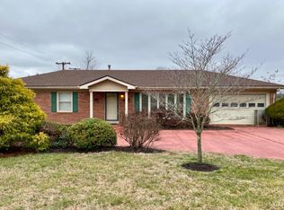 125 Lowry Ln, Wilmore, KY 40390