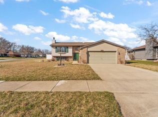 418 Teibel Dr, Schererville, IN 46375