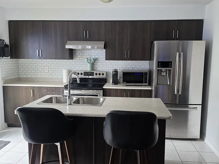 8250 Tulip Tree Dr — Photo 3