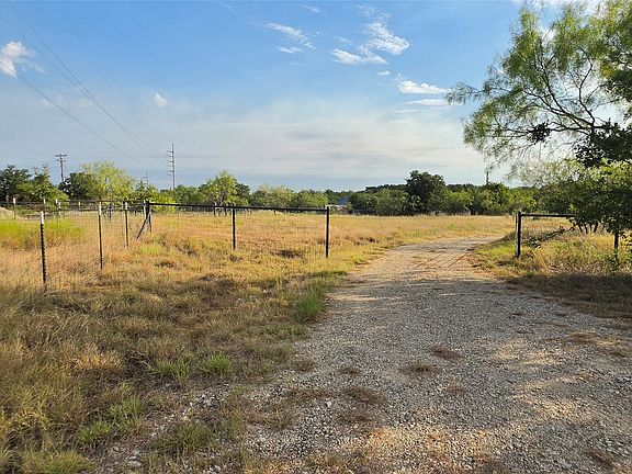 3rd image of 301 County Road 315