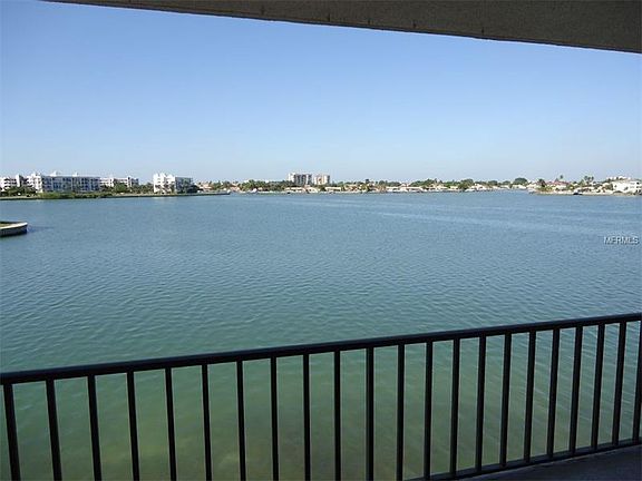 3rd image of 7665 Sun Island Dr S APT 310