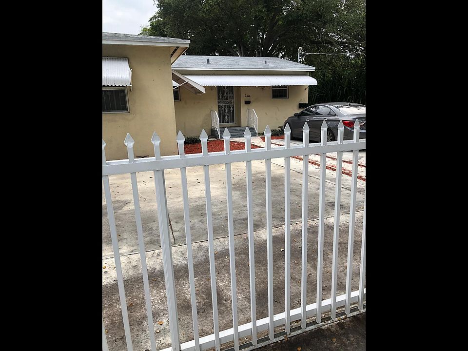 1st image of 920 NW 52nd St