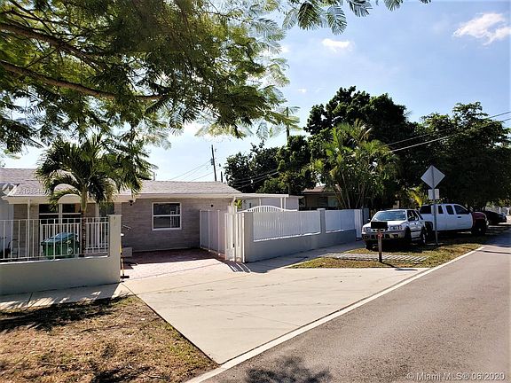 3rd image of 400 Flagami Blvd Unit 400