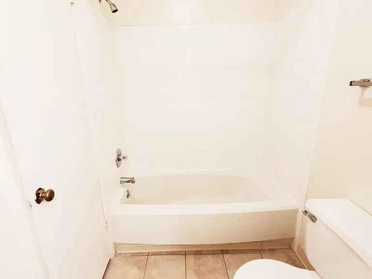 Sugarbush Apartments — Photo 166