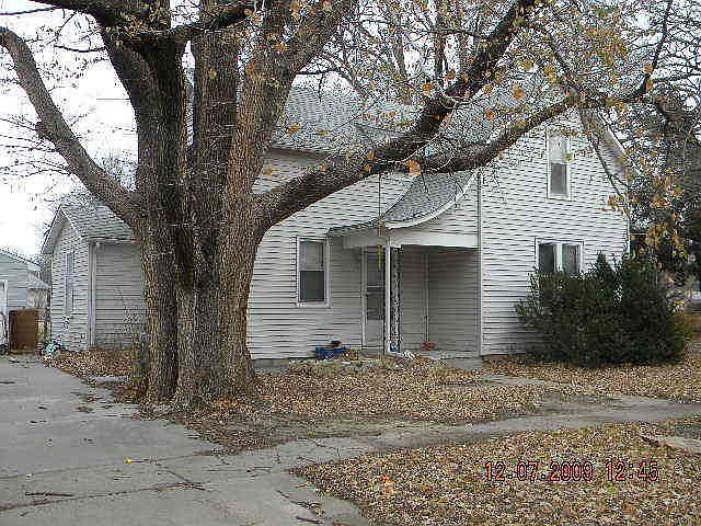 2nd image of 427 S Poplar St